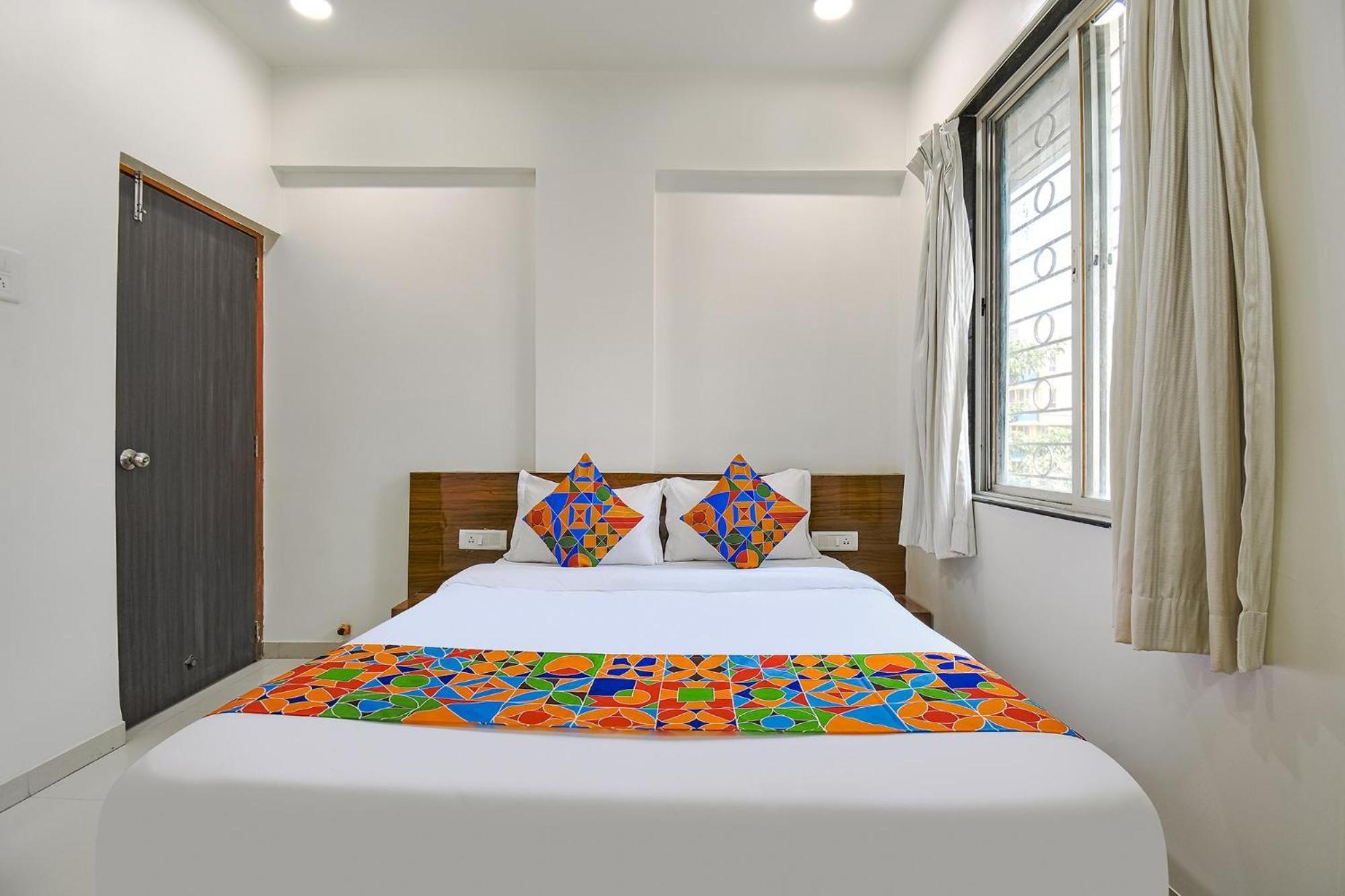 Fabhotel Skylight Studio Rooms - Nr Mcf Camp Pune Eksteriør billede