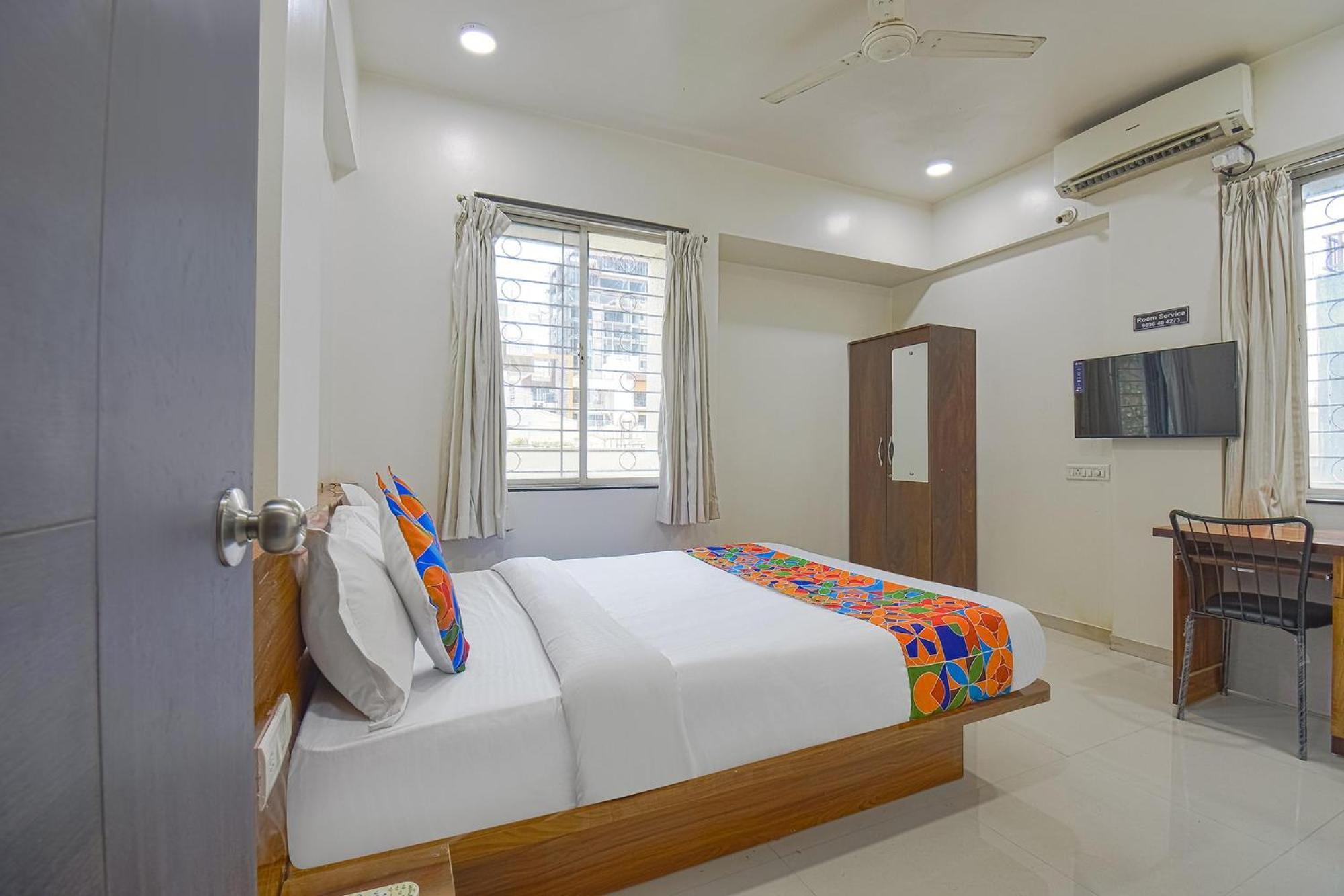 Fabhotel Skylight Studio Rooms - Nr Mcf Camp Pune Eksteriør billede