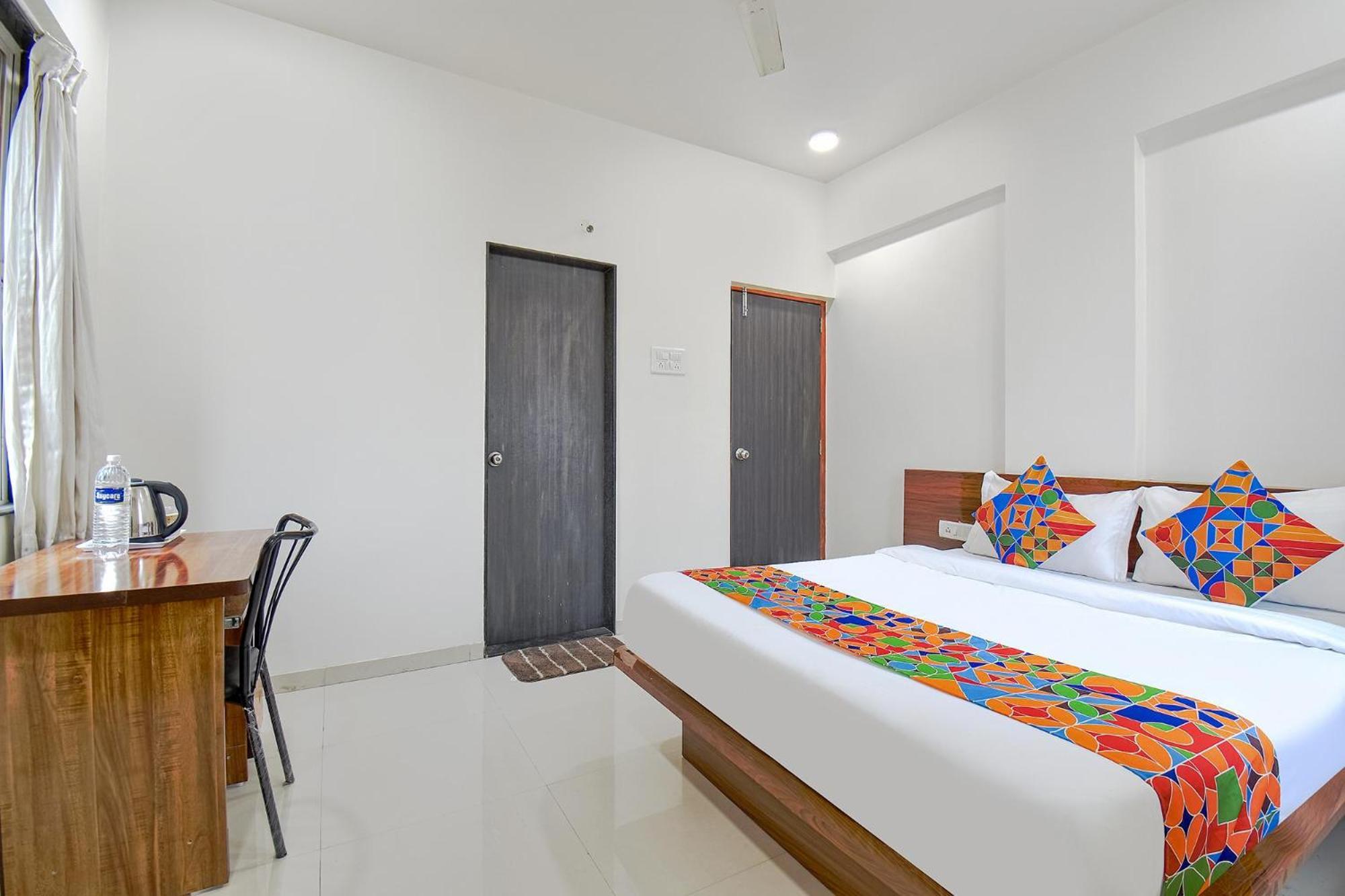Fabhotel Skylight Studio Rooms - Nr Mcf Camp Pune Eksteriør billede